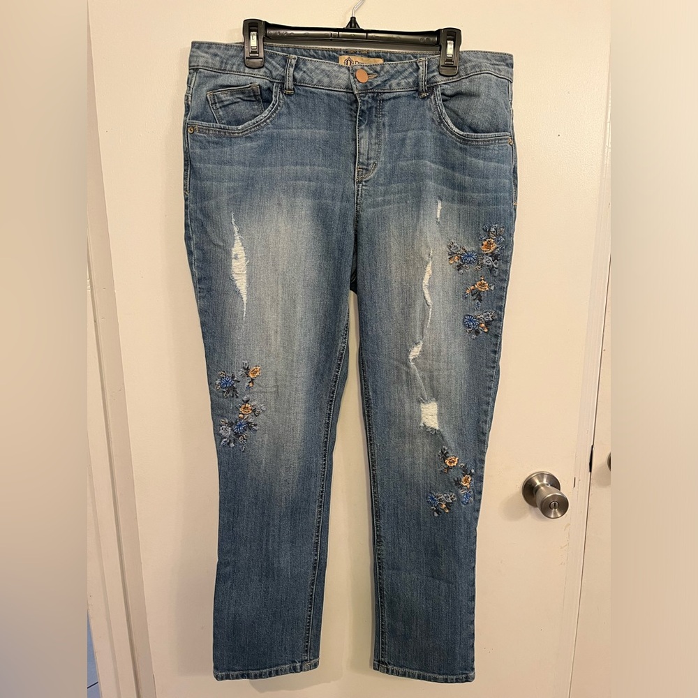 Democracy Girlfriend Embroidered Jeans, size 14